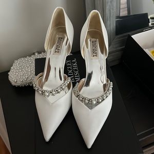 Badgley Mischka Nathalie White